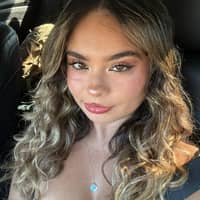 Sitter Profile Image: Mia C.