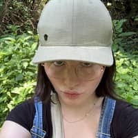 Sitter Profile Image: Julie J.