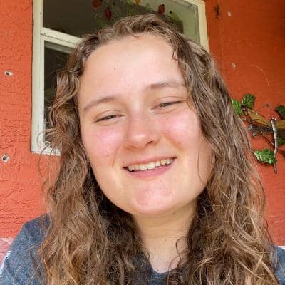 Sitter Profile Image: Elianna T.