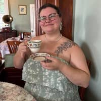 Sitter Profile Image: Linda K.