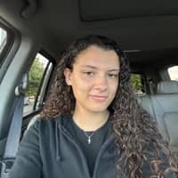 Sitter Profile Image: Mia M.