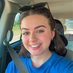 Sitter Profile Image: Zoe R.