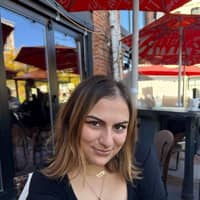 Sitter Profile Image: Anna R.