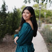 Sitter Profile Image: Mariana H.