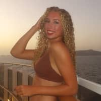 Sitter Profile Image: Elianna S.