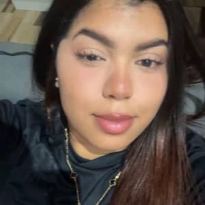 Sitter Profile Image: Noemi S.