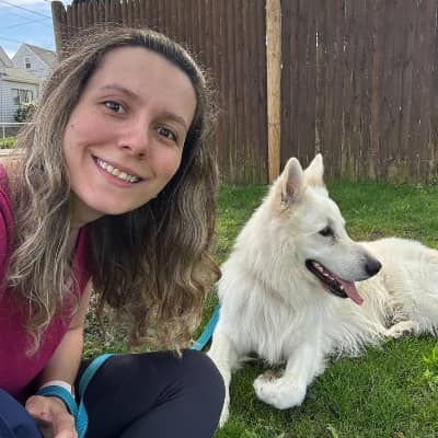 Sitter Profile Image: Eduarda A.