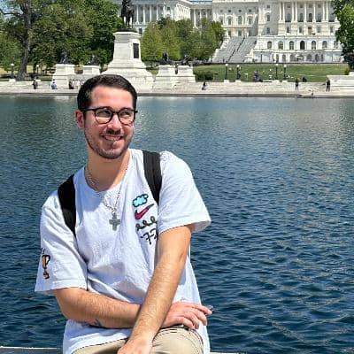 Sitter Profile Image: Maximiliano R.