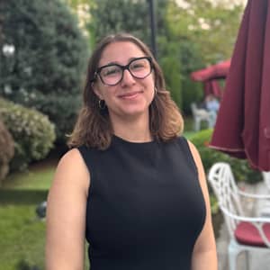 Sitter Profile Image: Larisa L.