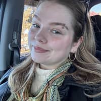 Sitter Profile Image: Elizabeth H.