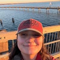 Sitter Profile Image: Stella L.