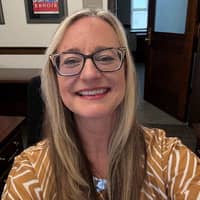 Sitter Profile Image: Laura S.