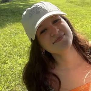 Sitter Profile Image: Courtney S.