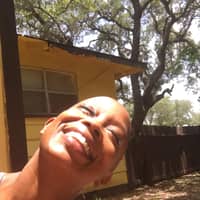 Sitter Profile Image: Leona P.