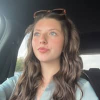Sitter Profile Image: Isabella I.