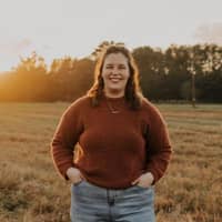 Sitter Profile Image: Robyn M.