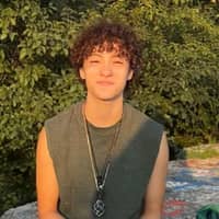 Sitter Profile Image: Isabella S.