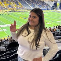 Sitter Profile Image: Olivia T.