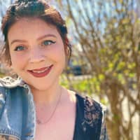 Sitter Profile Image: Leanne T.