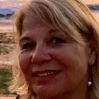 Sitter Profile Image: Deborah H.