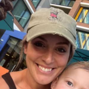 Sitter Profile Image: Angela H.