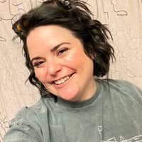 Sitter Profile Image: Nora C.