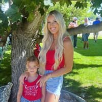 Sitter Profile Image: Laura G.