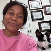 Sitter Profile Image: Davinia R.