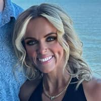 Sitter Profile Image: Holly H.