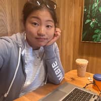 Sitter Profile Image: Lizzy W.