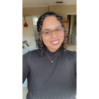 Sitter Profile Image: Hei-Lee I.