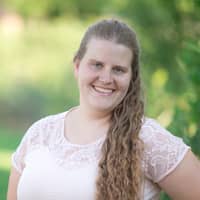 Sitter Profile Image: Laura H.