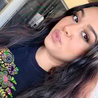 Sitter Profile Image: Laura S.