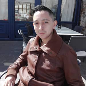 Sitter Profile Image: Alex Josué Z.
