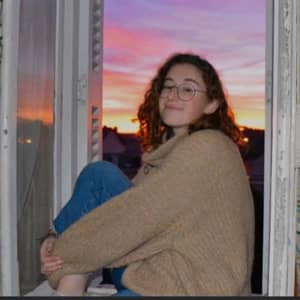 Sitter Profile Image: Émilie F.