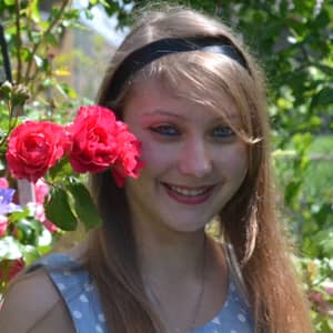 Estelle L.