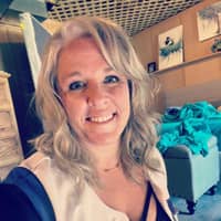Elizabeth M.'s profile image